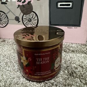 BRAND NEW Bath & Body Works 'Tis The Season Candle